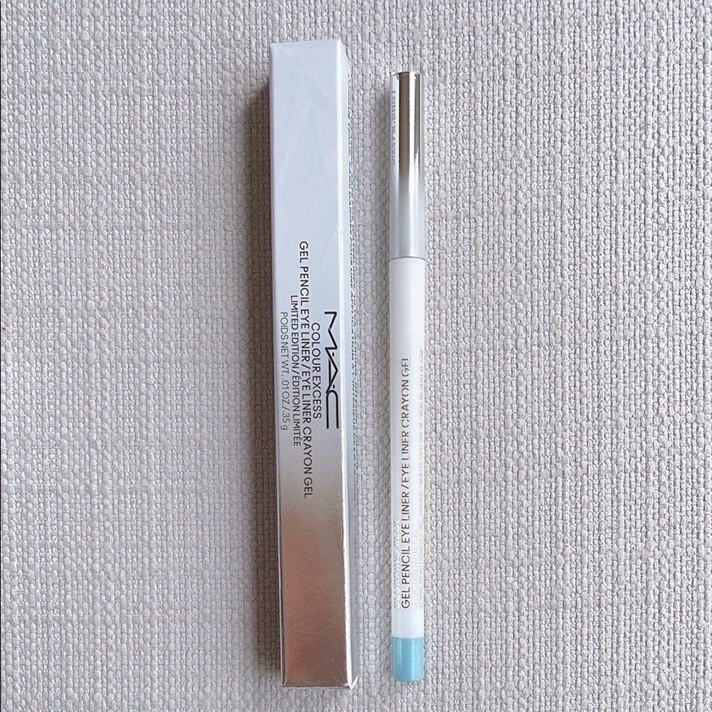 MAC Colour excess Gel Pencil Eyeliner limited edition- blurring Blue